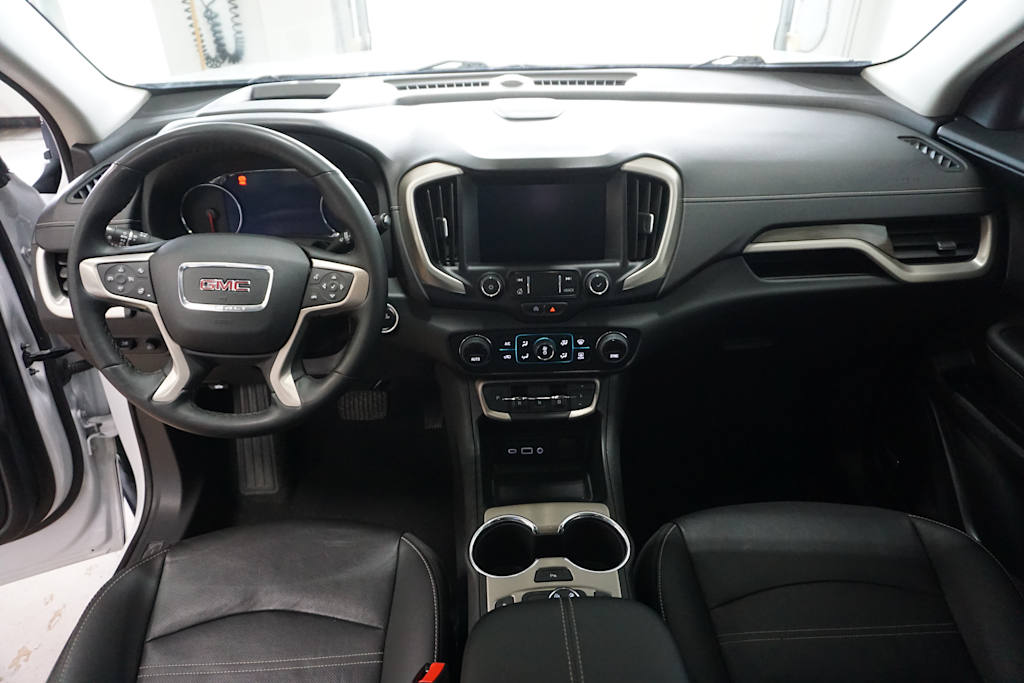 2023 GMC Terrain Denali 9