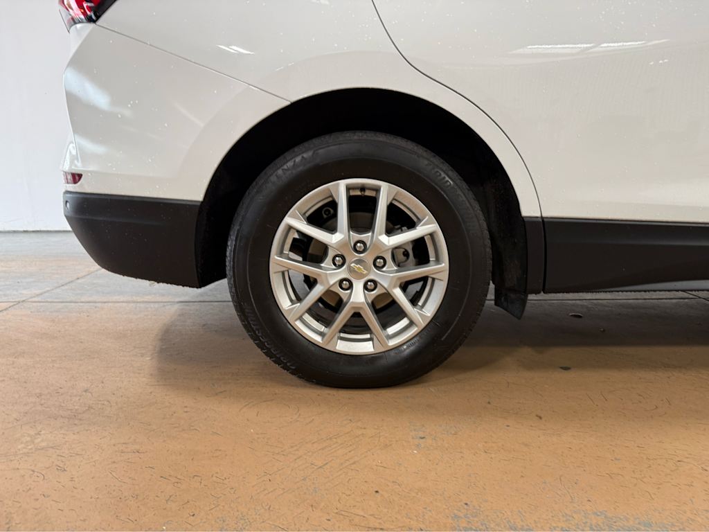 Thumbnail: 2022 Chevrolet Equinox - 16