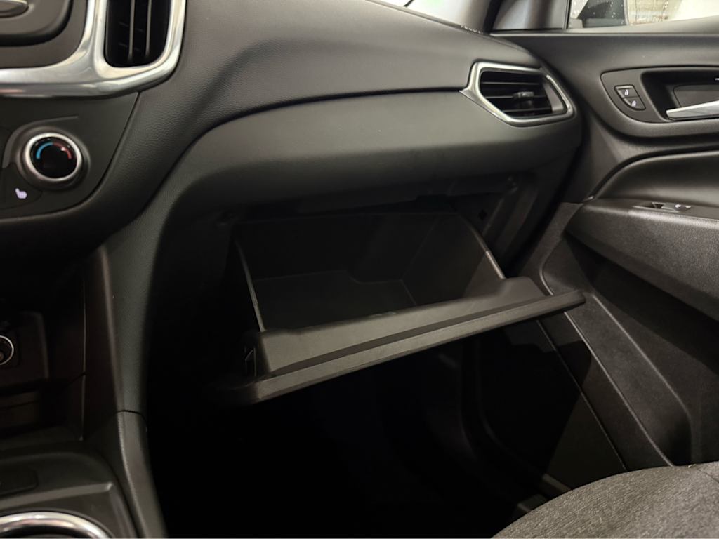 Thumbnail: 2022 Chevrolet Equinox - 23