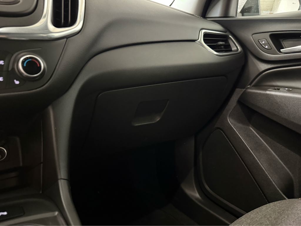 Thumbnail: 2022 Chevrolet Equinox - 22