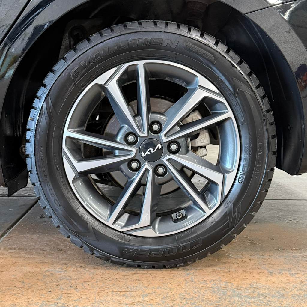 Thumbnail: 2024 Kia Forte - 15