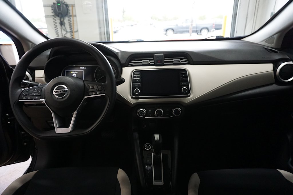 2021 Nissan Versa SV 9