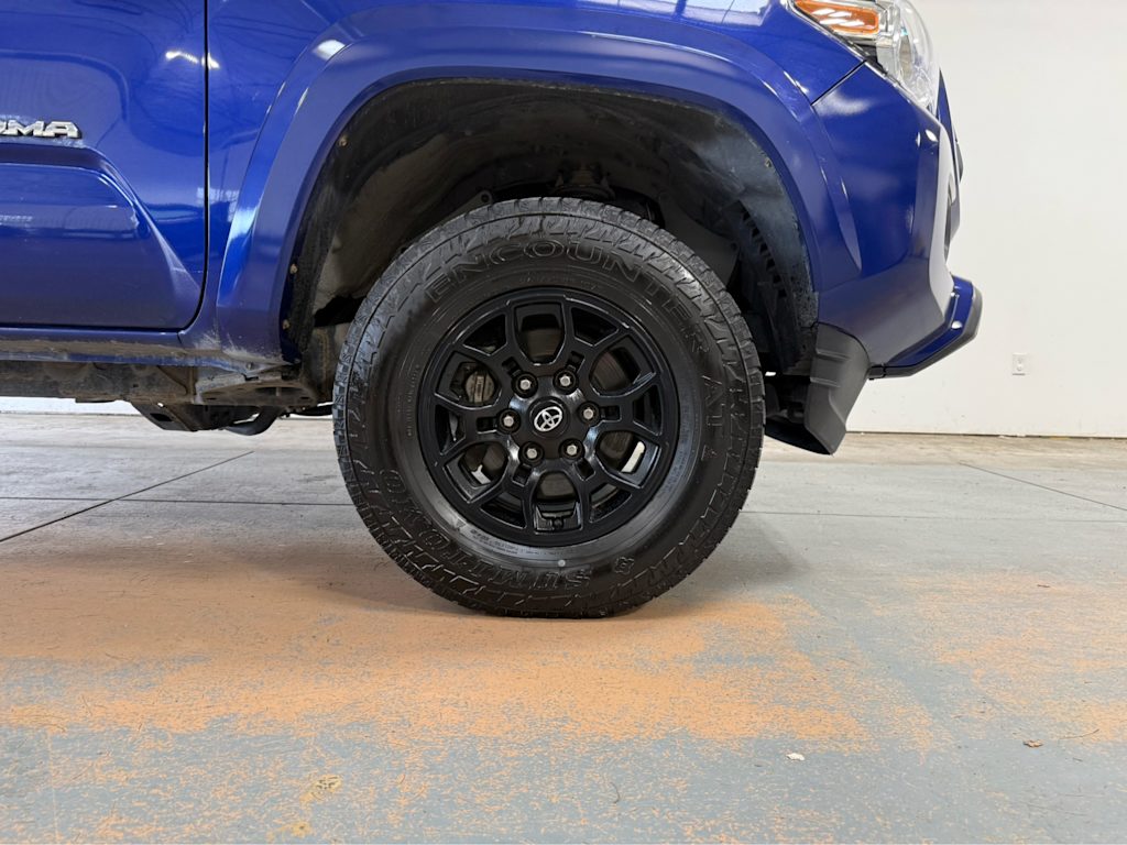 Thumbnail: 2022 Toyota Tacoma - 6