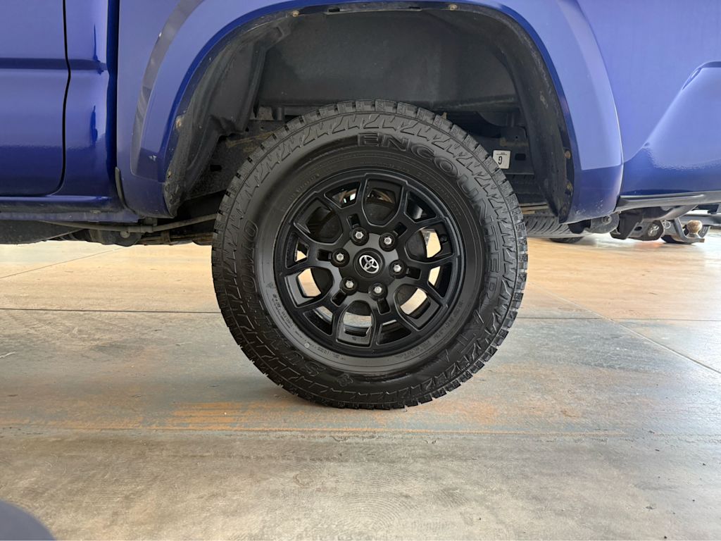 Thumbnail: 2022 Toyota Tacoma - 18