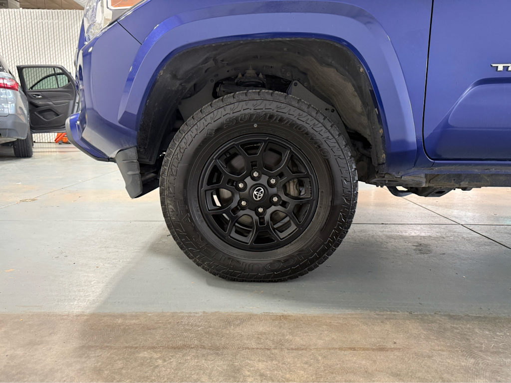 Thumbnail: 2022 Toyota Tacoma - 19