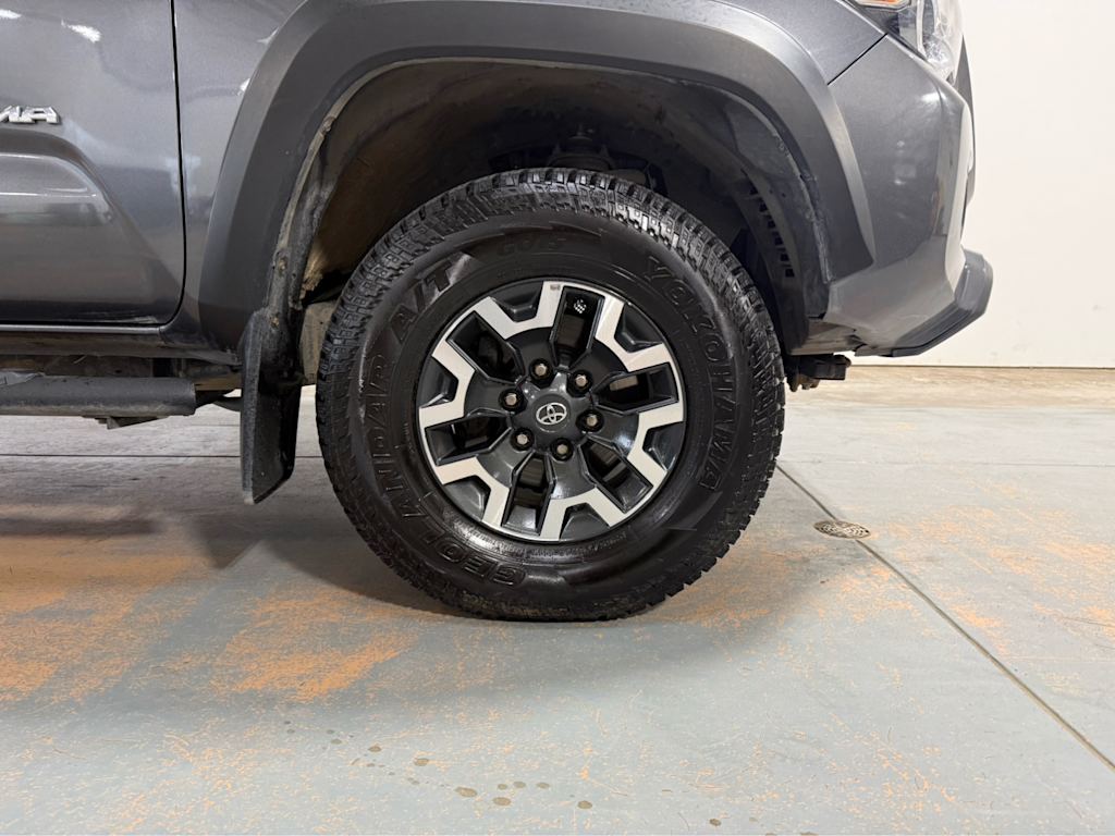 Thumbnail: 2022 Toyota Tacoma - 6