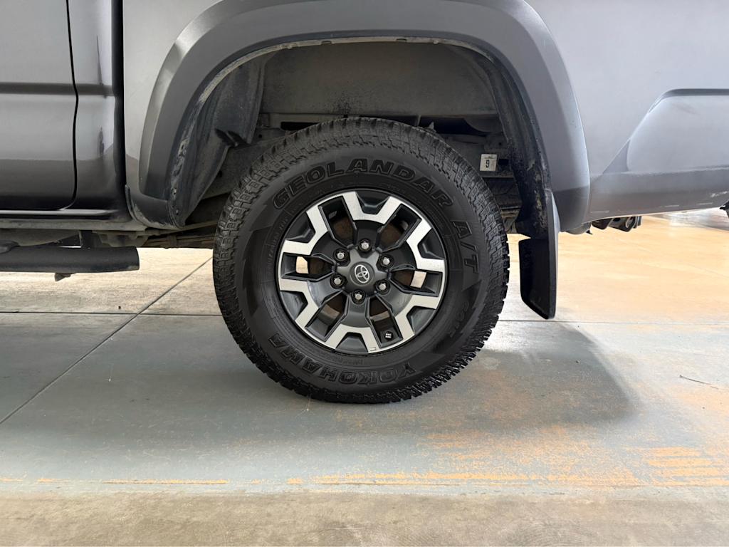 Thumbnail: 2022 Toyota Tacoma - 18