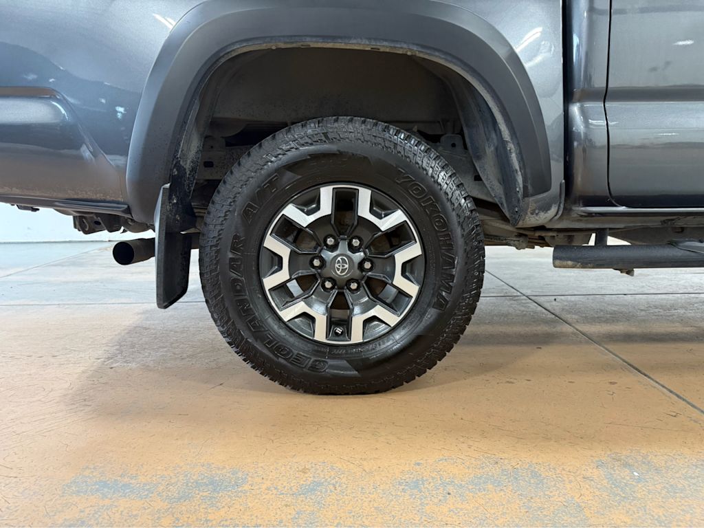Thumbnail: 2022 Toyota Tacoma - 17