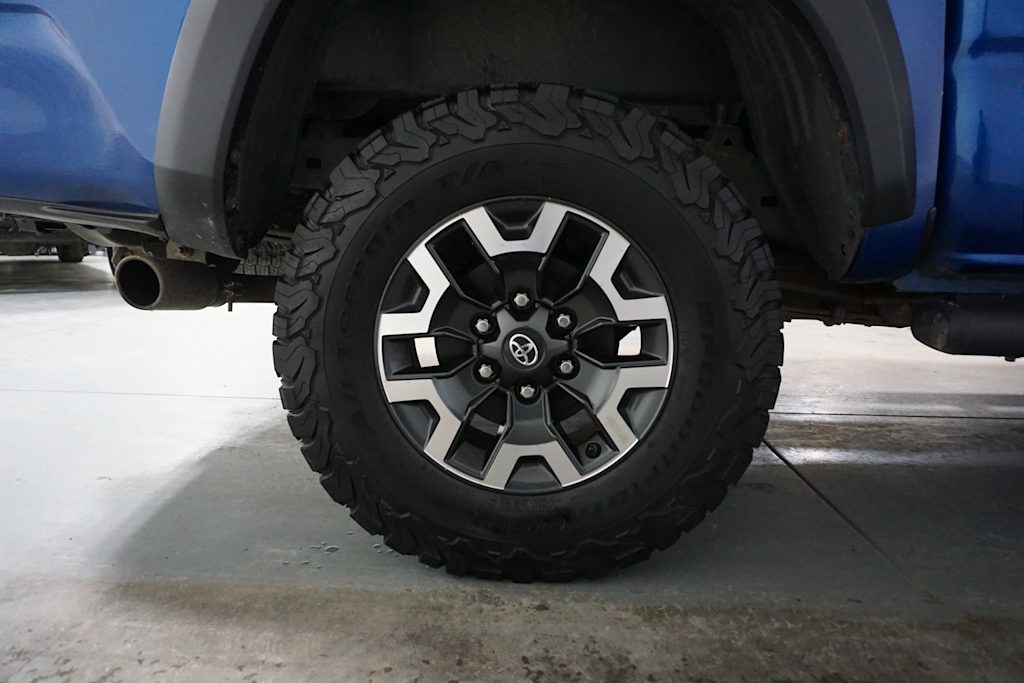 Thumbnail: 2016 Toyota Tacoma - 17