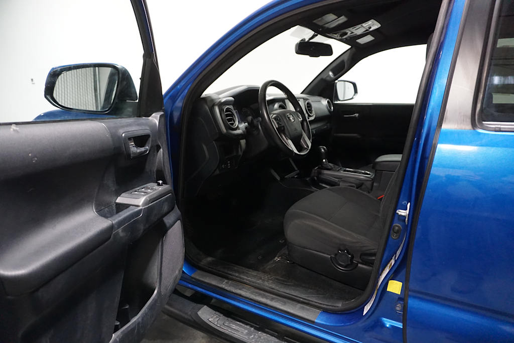 Thumbnail: 2016 Toyota Tacoma - 19