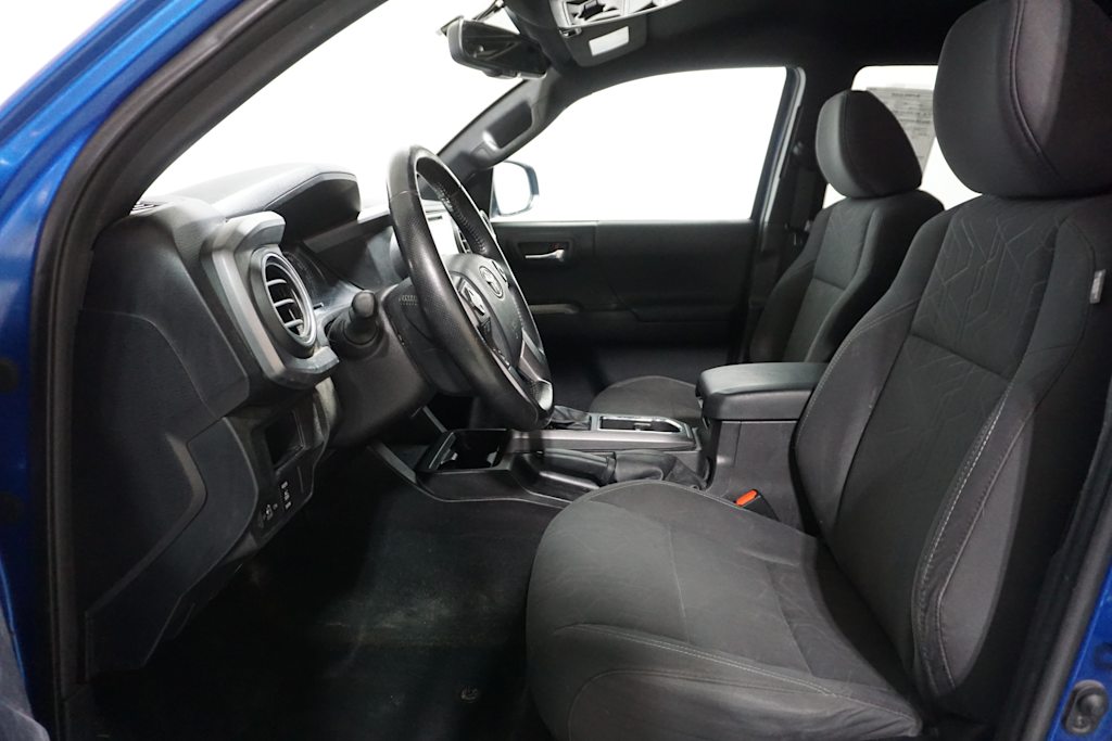 Thumbnail: 2016 Toyota Tacoma - 8