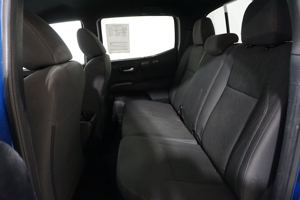 Thumbnail: 2016 Toyota Tacoma - 9