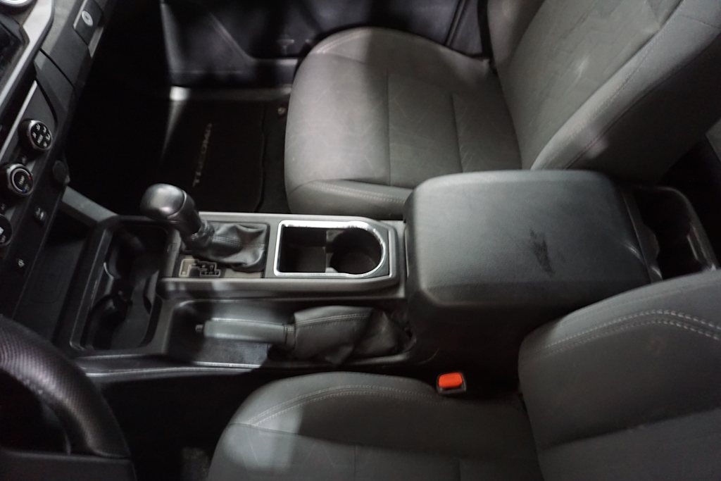 Thumbnail: 2016 Toyota Tacoma - 10