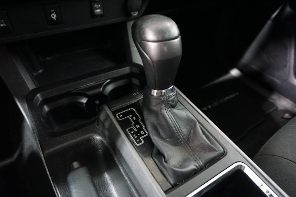 Thumbnail: 2016 Toyota Tacoma - 24