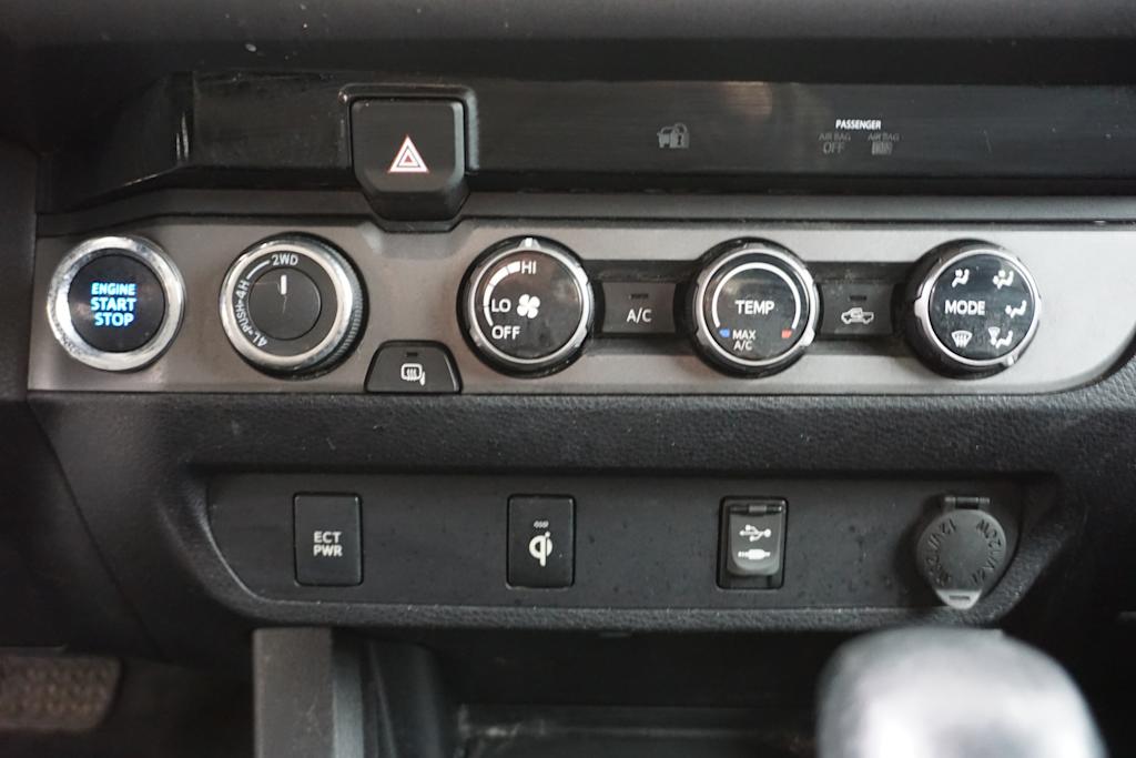 Thumbnail: 2016 Toyota Tacoma - 25