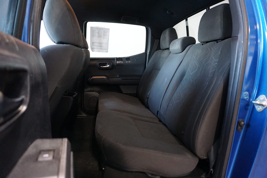 Thumbnail: 2016 Toyota Tacoma - 20