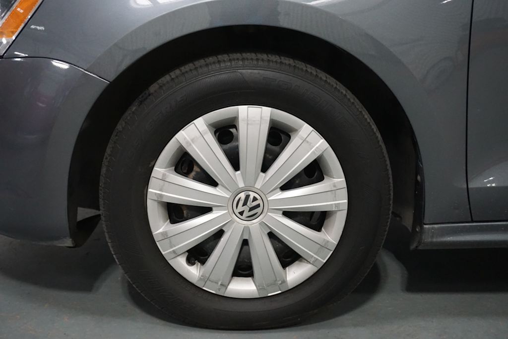 Thumbnail: 2013 Volkswagen Jetta - 5