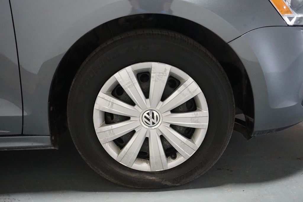 Thumbnail: 2013 Volkswagen Jetta - 18