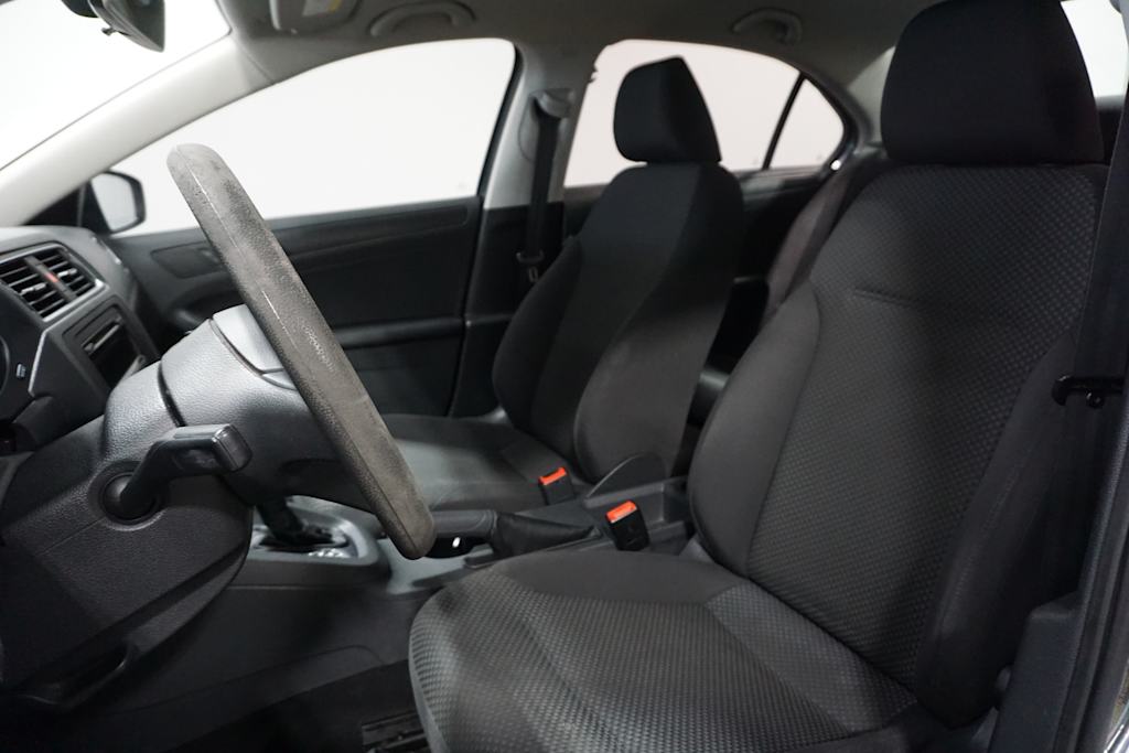 Thumbnail: 2013 Volkswagen Jetta - 8