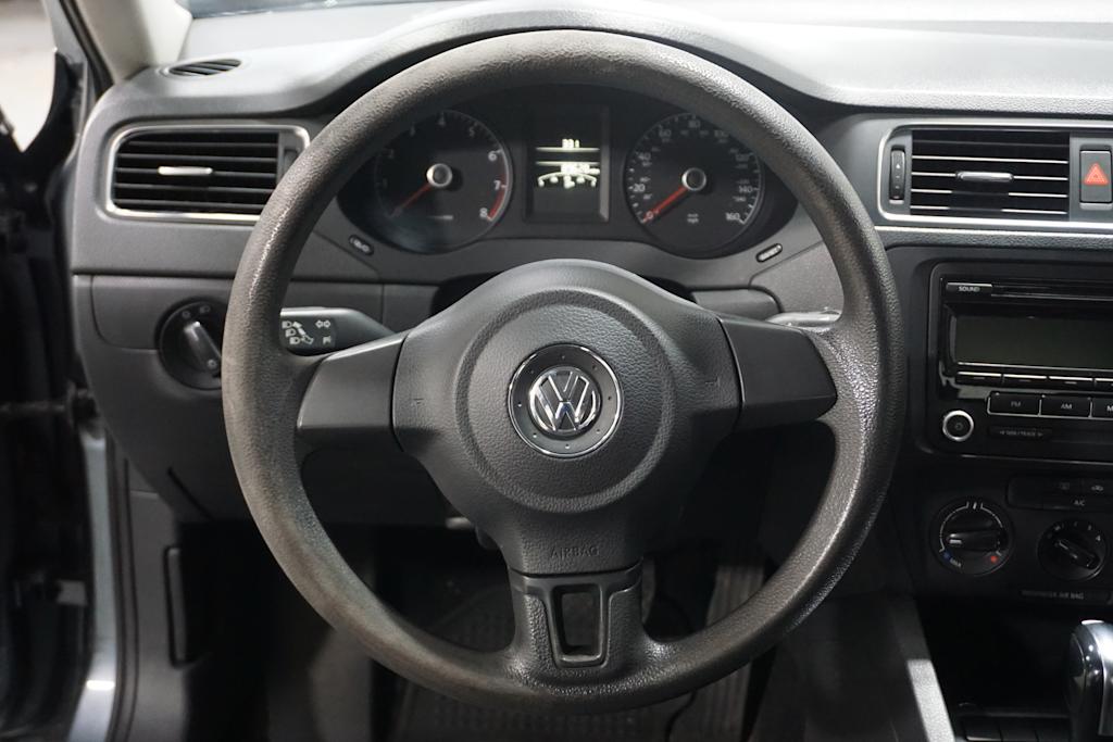 Thumbnail: 2013 Volkswagen Jetta - 2