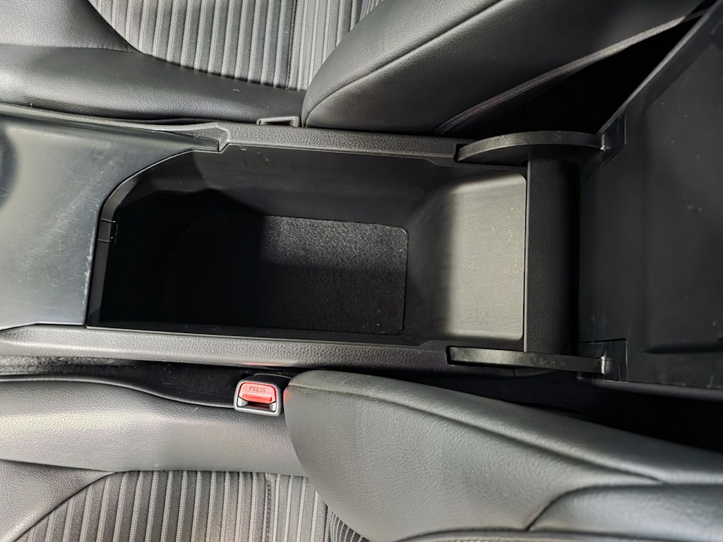 Thumbnail: 2018 Toyota Camry - 23