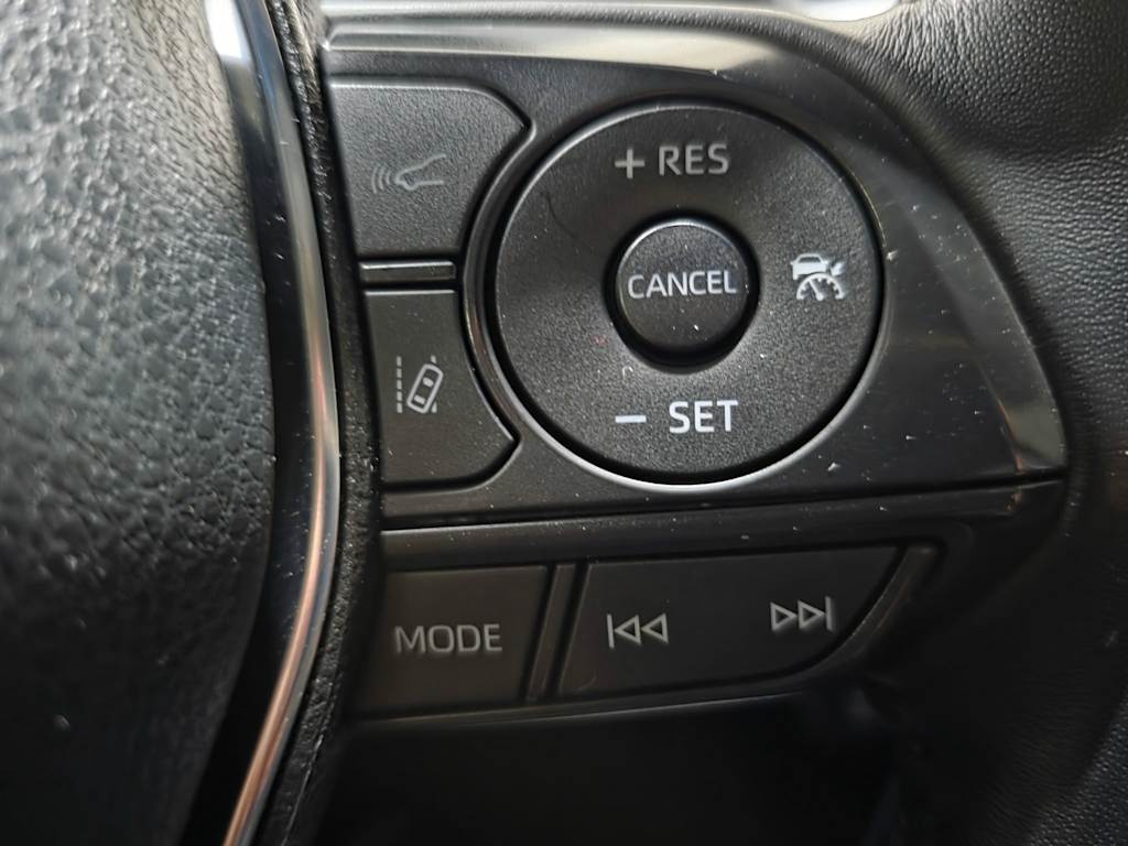 Thumbnail: 2018 Toyota Camry - 21