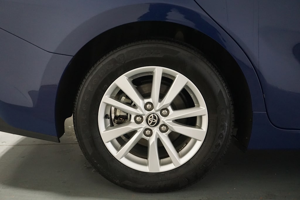 Thumbnail: 2025 Toyota Camry - 18