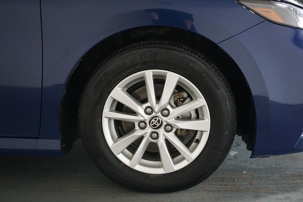 Thumbnail: 2025 Toyota Camry - 19