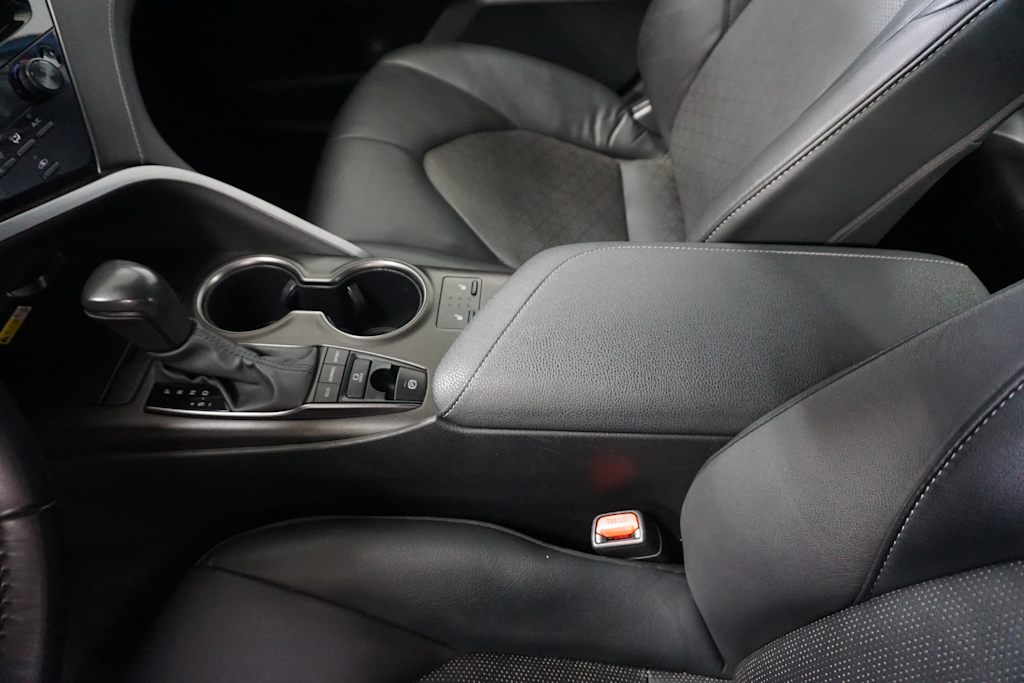 Thumbnail: 2023 Toyota Camry - 10