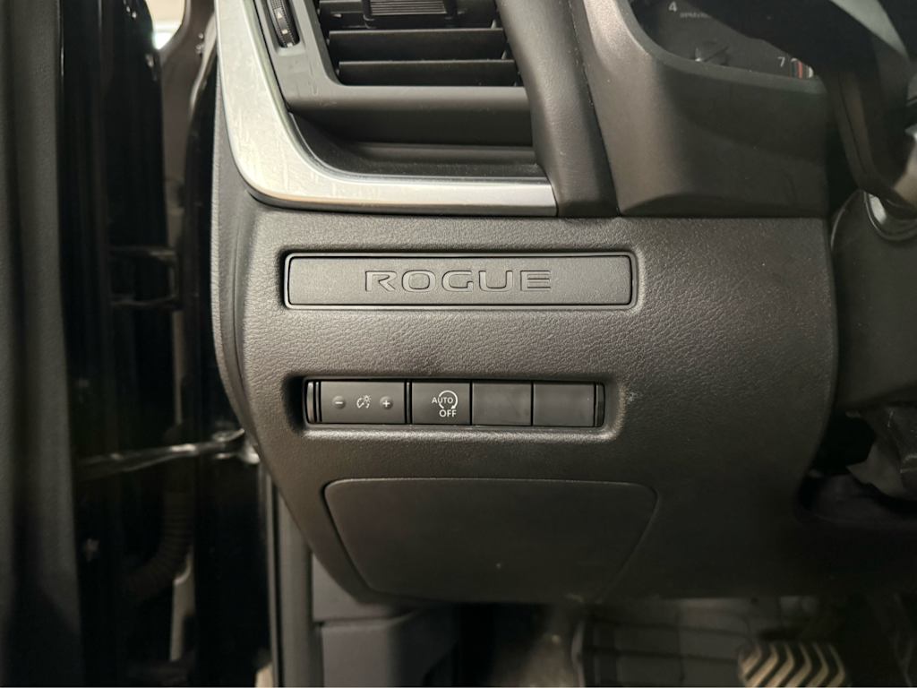 Thumbnail: 2023 Nissan Rogue - 27