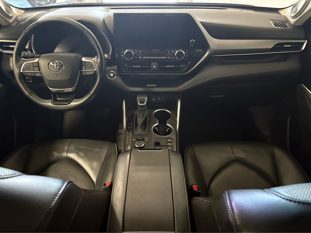 Thumbnail: 2023 Toyota Highlander - 2