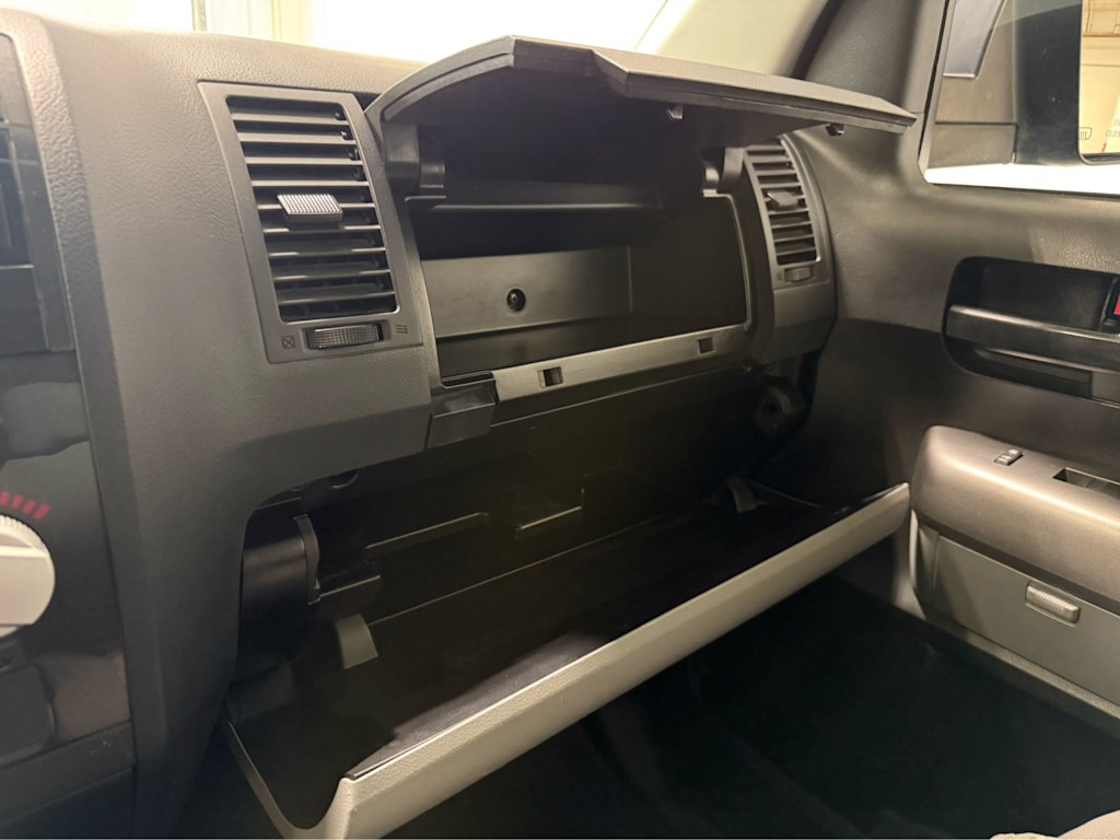 Thumbnail: 2013 Toyota Tundra - 11