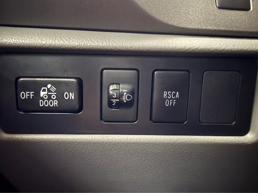 Thumbnail: 2013 Toyota Tundra - 28