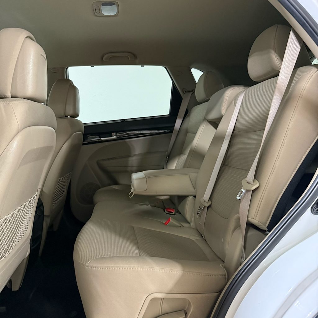 Thumbnail: 2015 Kia Sorento - 18