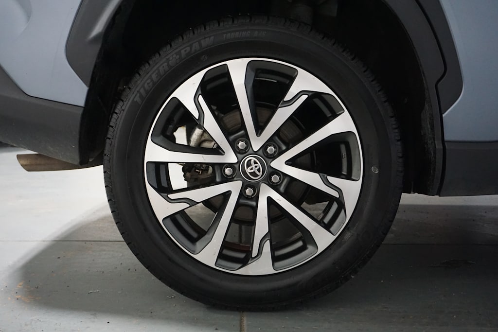 Thumbnail: 2023 Toyota Corolla Cross - 18