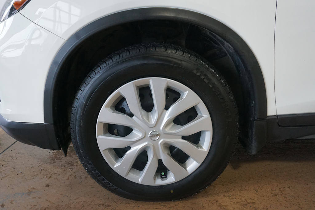 Thumbnail: 2017 Nissan Rogue - 4