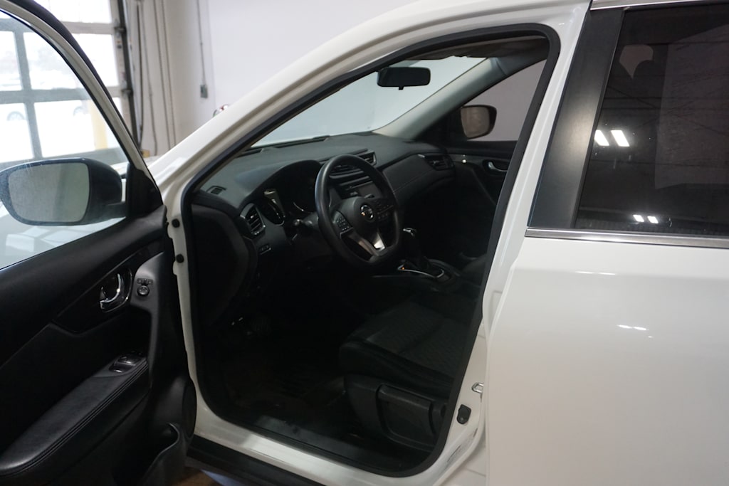 Thumbnail: 2017 Nissan Rogue - 15