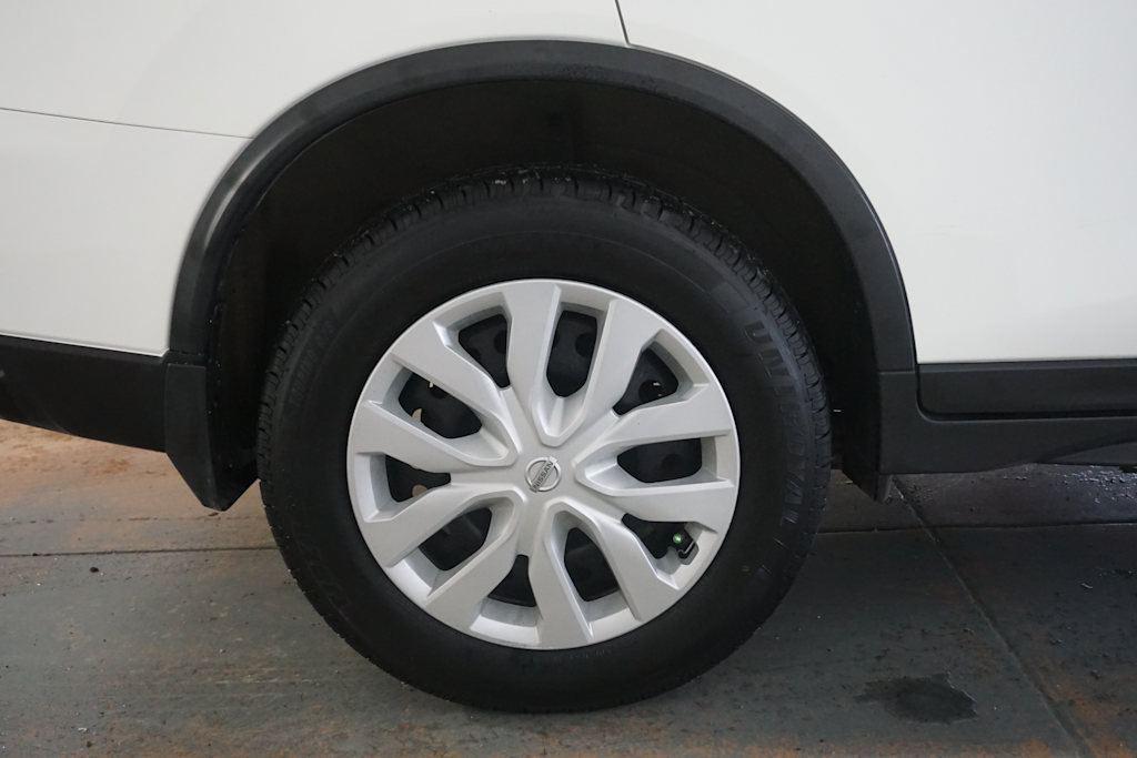 Thumbnail: 2017 Nissan Rogue - 17