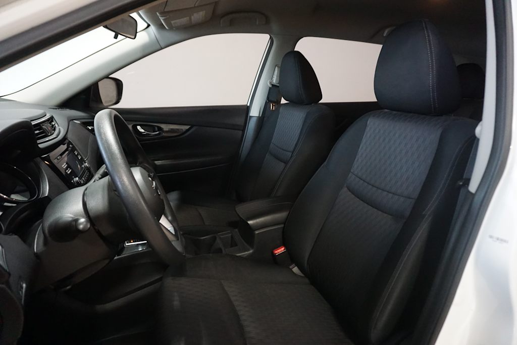 Thumbnail: 2017 Nissan Rogue - 7