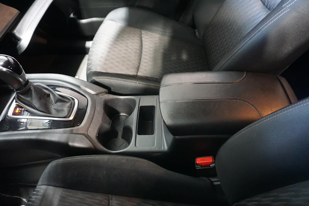 Thumbnail: 2017 Nissan Rogue - 9