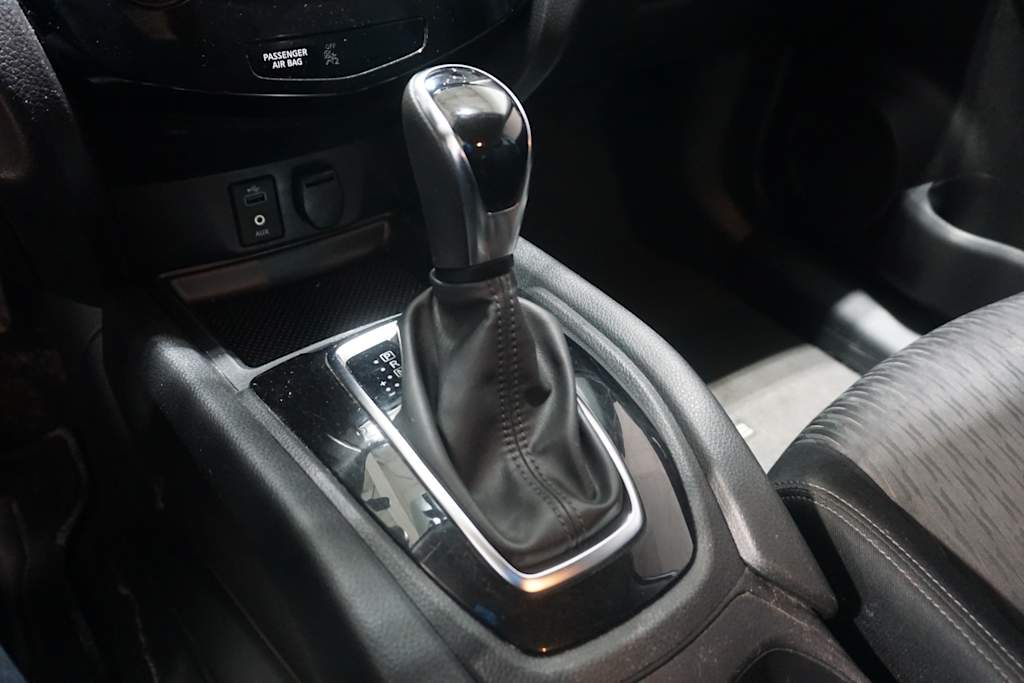 Thumbnail: 2017 Nissan Rogue - 23