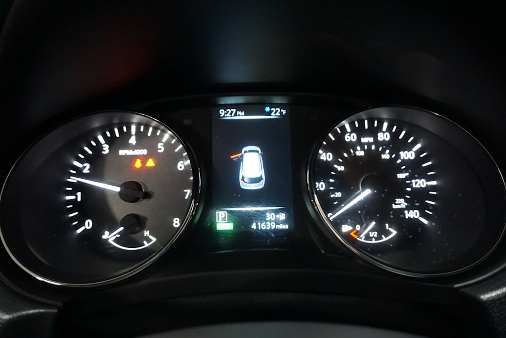 Thumbnail: 2017 Nissan Rogue - 10