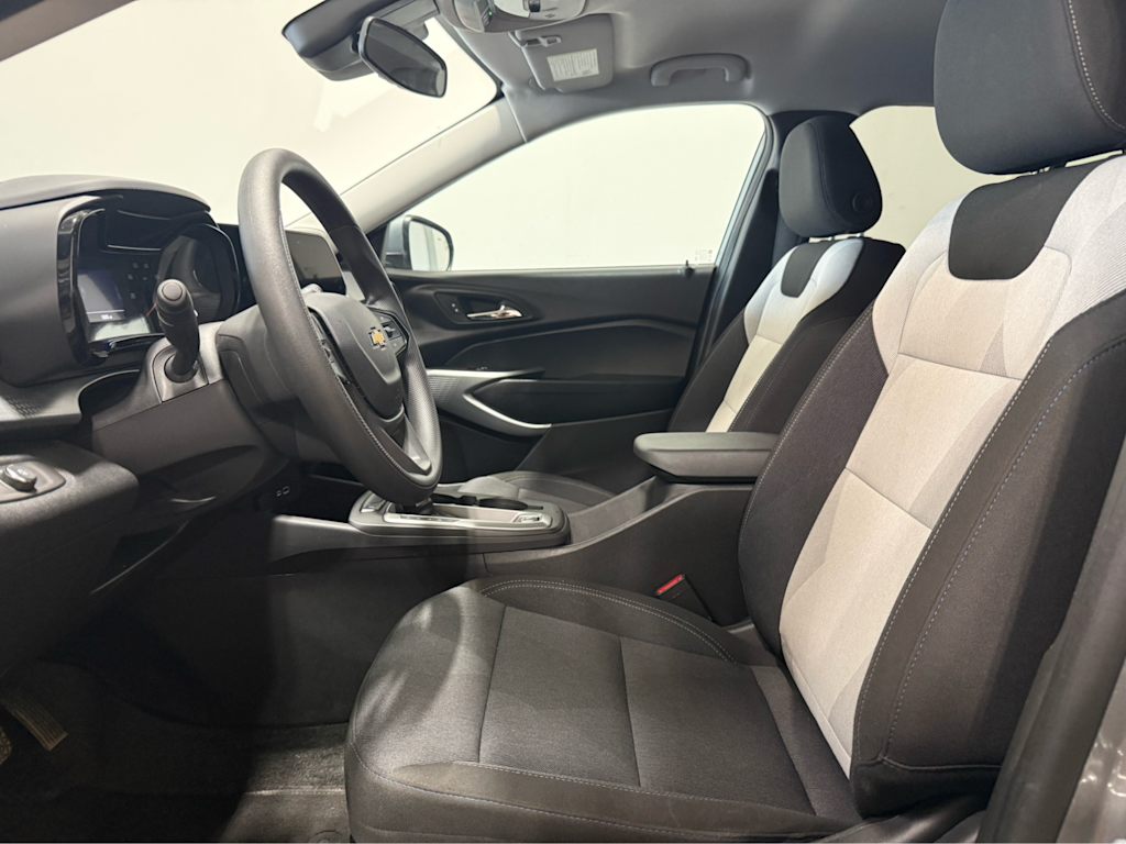 Thumbnail: 2024 Chevrolet Trax - 8