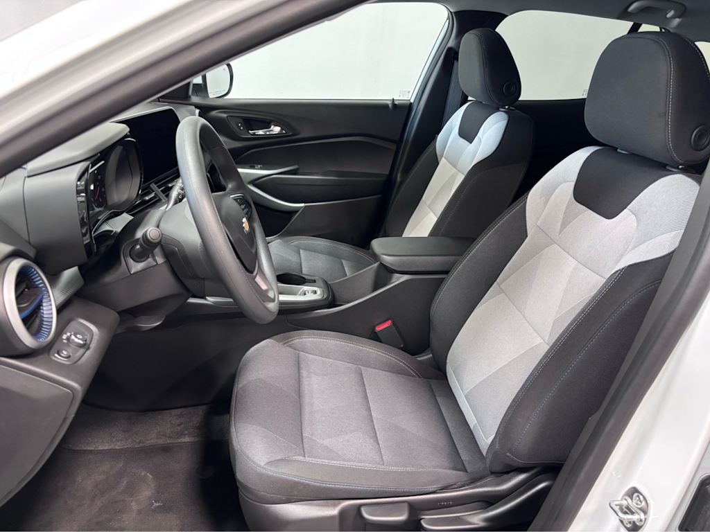 Thumbnail: 2026 Chevrolet Trax - 8