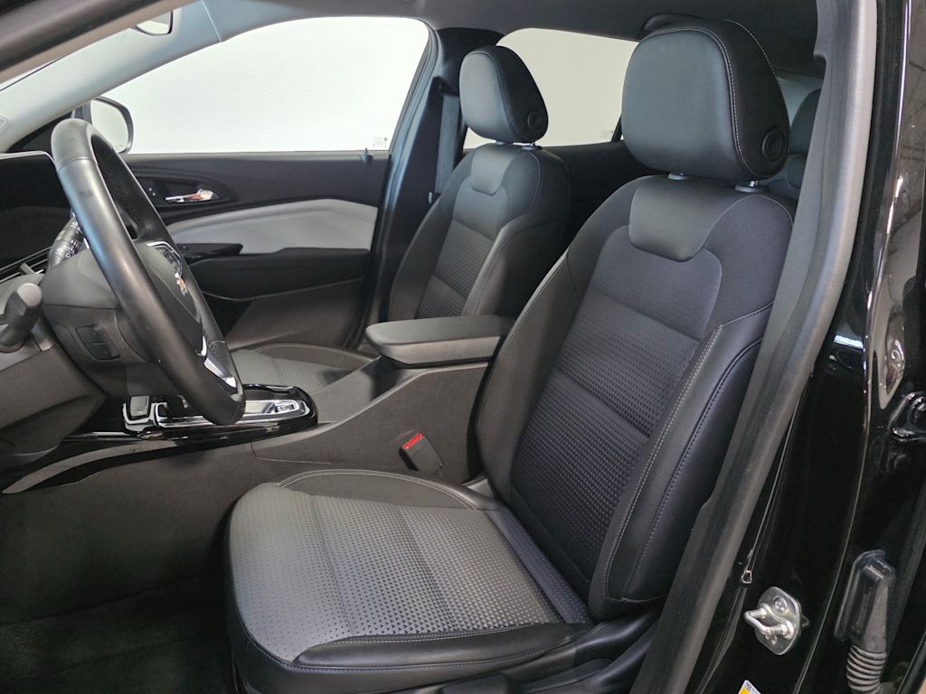 Thumbnail: 2025 Chevrolet Trax - 8
