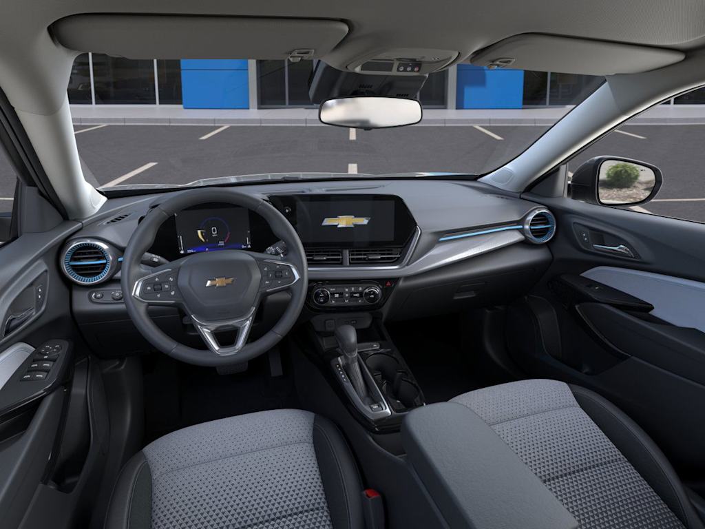 2025 Chevrolet Trax LT 2