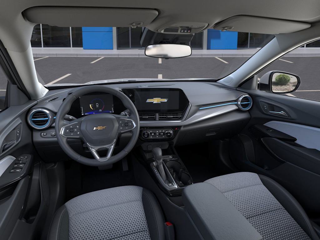 2025 Chevrolet Trax LT 2