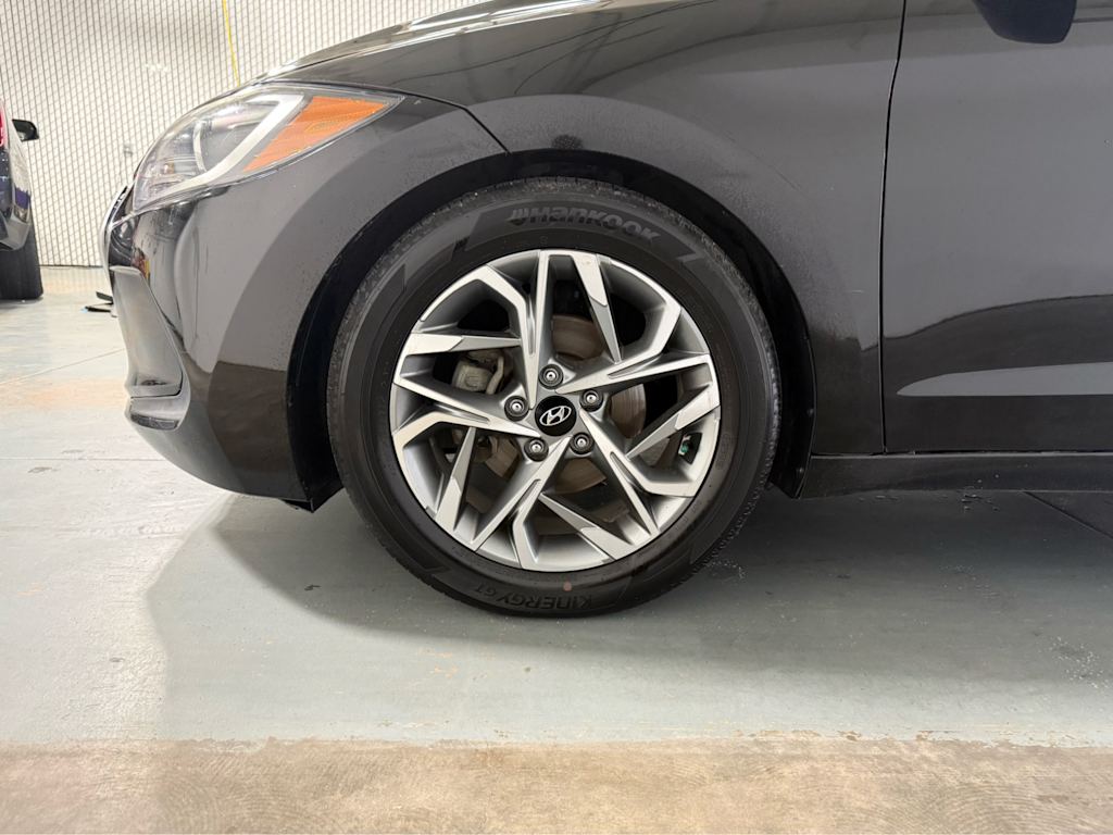 Thumbnail: 2018 Hyundai Elantra - 18