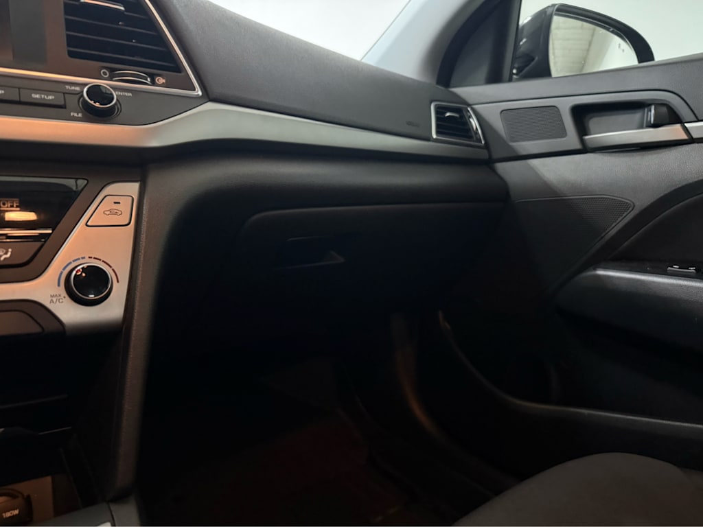 Thumbnail: 2018 Hyundai Elantra - 21