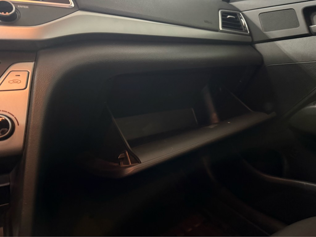 Thumbnail: 2018 Hyundai Elantra - 22